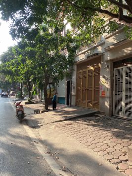 BÁN NHÀ LIỀN KỀ KĐT VĂN QUÁN. 90M2 - 5 TẦNG. GARA Ô TÔ. KINH DOANH.