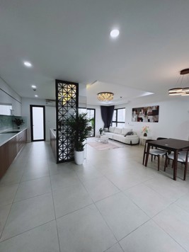 Chính chủ cần bán nhanh căn góc 3PN Hoa Hậu, tầng cao, bc đông nam view trọn Hồ Tây, giá siêu tốt!