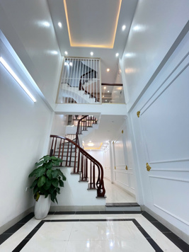 BÁN NHÀ 5 TẦNG – 40M² – GIÁ 6 TỶ - GẦN BỆNH VIỆN NỘI TIẾT – BẾN XE NƯỚC NGẦM