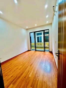 Bán Nhà Bạch Đằng. Hoàn Kiếm. 5 Tầng Thang Máy. Ô Tô. DT 42m2. MT 3.5m. Giá 14.7 Tỷ.