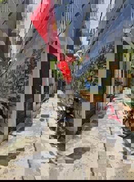 BÁN TÒA NHÀ CHDV ĐƯỜNG HOÀNG HOA THÁM. 130M2 - 6 TẦNG. THANG MÁY. 27 PHÒNG.