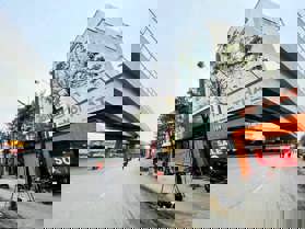 BÁN TÒA NHÀ MẶT ĐƯỜNG PHẠM VĂN ĐỒNG. 200M2 - 8 TẦNG. THANG MÁY. THÔNG SÀN.