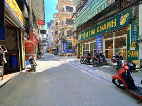 BÁN TÒA NHÀ CHDV PHỐ DOÃN KẾ THIỆN. 9 TẦNG. THANG MÁY. 28 PHÒNG KHÉP KÍN.