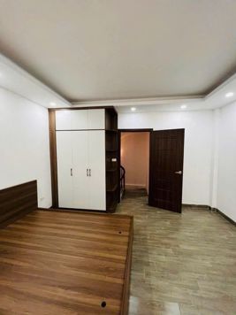 Bán nhà  Đại Cát,35m2,5T,xây mới,oto tránh 5m, ngõ thông 5 tỷ hơn