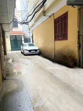 Bán nhà Hoa bằng, Cầu giấy - 32m2 - 3 ngủ - Hơn 10 tỷ - ô tô 7 chỗ - hai thoáng