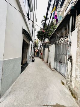 Bán Nhà Định Công Thượng. Hoàng Mai. Ô Tô. DT 30m2. MT 5.7m. 5 Tầng. Giá 7.26 Tỷ