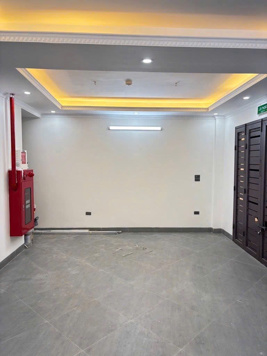 Ngọc Hà- 7 TẦNG THANG MÁY - SỔ HOA HẬU - 20M RA Ô TÔ - Mặt tiền đẹp 7m - 11 phòng full nội thất