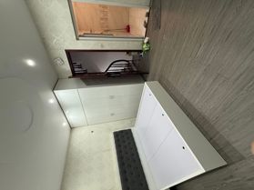 Bán nhà Phạm Văn Đồng,35m2,6T, ngõ nông, gần phố, oto 30m