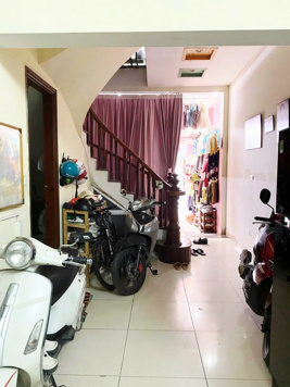 Bán nhà mặt phố Ngọc Hồi, 62m2, giá 205tr/m2