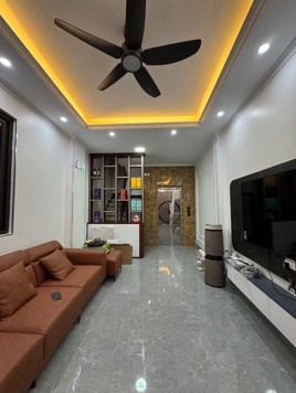 Bán nhà phố Mai Anh Tuấn_thang máy_view hồ ở sướng_sđ cc sẵn gd_40m2_giá chào 18,3 tỷ