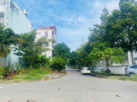 Cần bán lô đất góc 2 mặt tiền đường số Phạm Hữu Lầu, Q7. Giá 13,8 tỷ