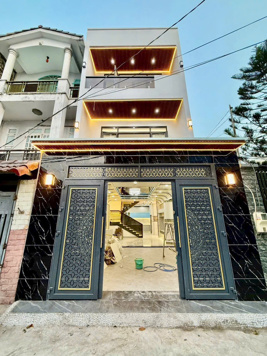 Nhà đẹp đang hoàn thiện hẻm xe hơi Dương Cát Lợi, Nhà Bè, Dt 4,8 x14m. Giá 7,8 tỷ