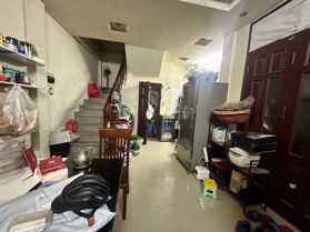 Bán nhà Hoàng Cầu - 40m2 - 7,9 tỷ - 5 tầng - Dân xây - tiện ích ngập tràn