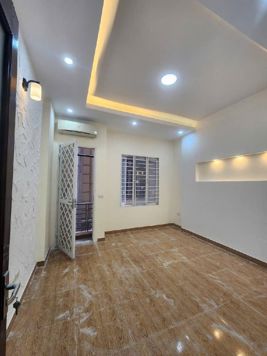 Bán nhà đê la thành - 49m2 - ngõ thoáng - 6 ngủ - hơn 9 tỷ