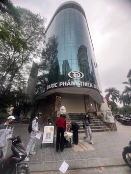 BÁN TÒA NHÀ MẶT PHỐ DỊCH VỌNG HẬU. 340M2 XÂY 9 TẦNG. THANG MÁY. LÔ GÓC.