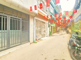 Tòa căn hộ Hoàng Hoa Thám 60m2 x 6 tầng thang máy – ô tô qua nhà – 10 phòng khép kín - cách phố 20m