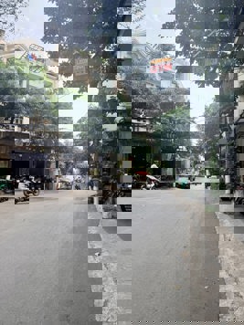 VỊ TRÍ PHỐ KINH DOANH ĐẶNG VĂN NGỮ - 80M2 3 TẦNG, NGANG GẦN 6M, XE HƠI ĐỖ CỬA CHỈ 11.5 TỶ.