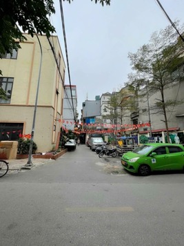 🏠 NHÀ ĐẸP PHỐ HỒNG MAI 45M², 5 TẦNG, Ô TÔ GẦN, NGÕ THÔNG – 10.86 TỶ