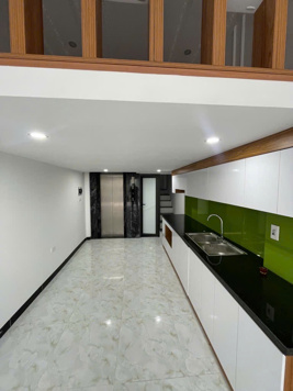 Bán nhà Vạn Phúc Hà Đông, 5 tầng thang máy hiện đại, ô tô đỗ cửa, 45m2, hơn 12 tỷ