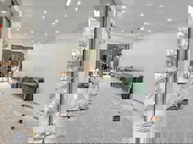 TÒA VĂN PHÒNG TRUNG KÍNH TRẦN DUY HƯNG 200m, 7 TẦNG THANG MÁY,  3 MẶT ĐƯỜNG  Ô TÔ.