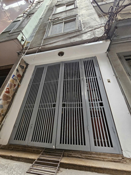 Cho thuê nhà ở Võng Thị 5 tầng, 5 ngủ đồ cơ bản, gần hồ tây