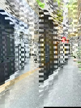 Bán đất Cầu Giấy,Hoàng Quốc Việt 80m2 x mặt tiền 5m, Ô tô qua nhà, giá 21,6 tỷ