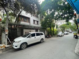 Bán nhà Thiên Hiền, lô góc, 60m2, 5 tầng, oto tránh, vỉa hè, kinh doanh 25 tỷ hơn