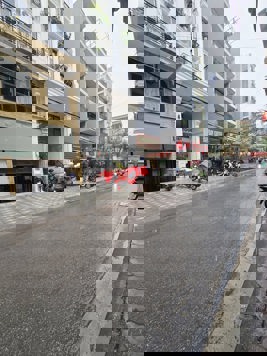 BÁN TÒA NHÀ CHDV ĐƯỜNG TÂN TRIỀU. 80M2 - 8 TẦNG. THANG MÁY. 14 PHÒNG KHÉP KÍN.