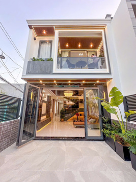 Siêu Phẩm mới hoàn thiện góc 2 mặt tiền Huỳnh Tấn Phát, NB, Dt 5,1 x21m.