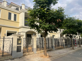 Nhà phố 3 tầng 7x19.5 đã có nhà sẵn, siêu đẹp căn đặc biệt đối diện công viên shophouse 