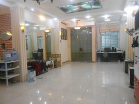 Văn phòng rất đẹp, gần cv nước, Lotte, ao sen