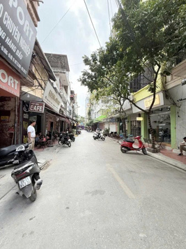 Bán gấp nhà đẹp 4 tầng mặt phố Hoàng Hoa Thám, 77m2, mặt tiền rộng 5m, vị trí đẹp, kinh doanh 