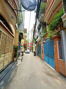 Hiếm! Nhà đẹp Cầu Giấy 5 tầng , hơn 50m2,chỉ 12 tỷ, ngõ thông, kinh doanh tốt.