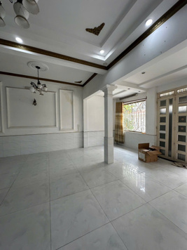 Nhà đẹp - giá tốt ở ngay đường 8m Nguyễn Văn Đậu (4x17m) - 5 tầng cứng cáp, xe hơi đỗ trong nhà.