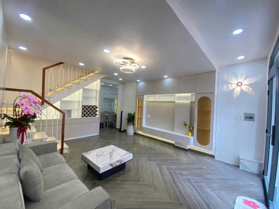 Bán nhà đẹp Full nội thất mặt tiền hẻm Huỳnh Tấn Phát, Q7. Giá 5,5 tỷ