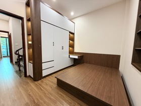 BÁN NHÀ MẶT HỒ TÂY - 93M 5 TẦNG MT 5M - 2 MẶT TIỀN TRƯỚC SAU - VIEW HỒ KINH DOANH