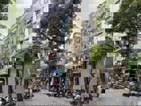 BÁN TÒA NHÀ MẶT PHỐ HÒA MÃ. HAI BÀ TRƯNG. 200M2 - 11 TẦNG. THANG MÁY.