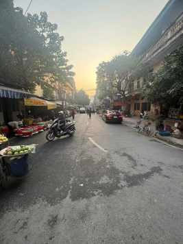 Bán nhà 2 tầng mặt phố Trần Văn Chuông, 38m2, mặt tiền 4.2m, vị trí đẹp, kinh doanh tốt, 