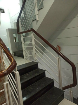 BÁN NHÀ GÓC 2 MT 4,5m NGANG, TRỆT LỬNG 3 LẦU XE HƠI TRONG NHÀ. 10.8 TỶ TL