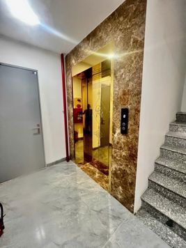 Bán Tòa Building siêu khủng Phạm Văn Đồng,100m2, 8 tầng, có hầm, oto tránh đỗ, vỉa hè 