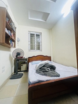 Bán nhà Xuân Thủy, hiếm , 40m2, 5 tầng, dân xây, gần phố 10 tỷ nhỉnh