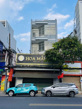 Cho thuê nhà trệt lững 2 lầu ngang 8m mặt tiền đường Lý Tự Trọng Ninh Kiều Cần Thơ