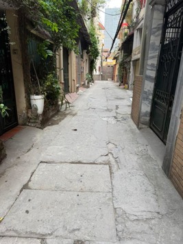 KIM NGƯU – LÔ GÓC – NGÕ NÔNG GẦN PHỐ – 2 THOÁNG – 40M – 11.2 TỶ