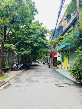 BÁN NHÀ ĐƯỜNG KHUẤT DUY TIẾN. 60M2 XÂY 5 TẦNG. GARA Ô TÔ. KINH DOANH.