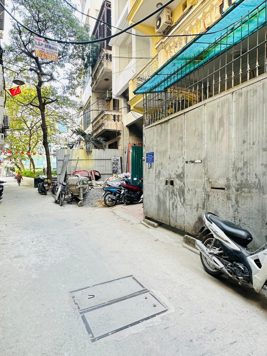 BÁN NHÀ NGÕ 102 ĐƯỜNG TRƯỜNG CHINH. ĐỐNG ĐA. 6 TẦNG. THANG MÁY. GARA Ô TÔ.