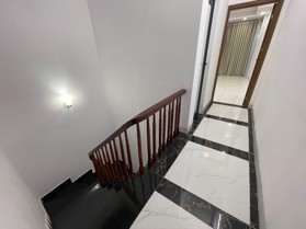 Bán nhà Đông Ngạc, dân xây,50m2, cạnh hồ điều hòa, oto đỗ cửa