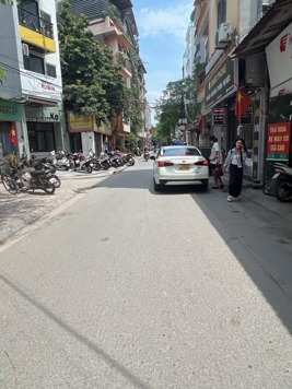  TÂY SƠN – Ô TÔ TRÁNH – KD ĐỈNH - DT 65 M2 - 5TẦNG - THANG  MÁY - VỈA HÈ 