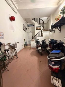 Bán nhà 5 tầng gần trường Đại học Bách Khoa, Xây Dựng