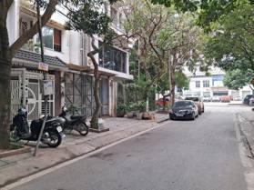 BÁN BIỆT THỰ KHU NHÀ Ở TRUNG VĂN. 90M2 - 4 TẦNG. GARA Ô TÔ. KINH DOANH.