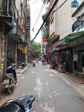 Hàng đầu tư, phố Yên Hòa, Cầu Giấy. Mặt ngõ, cách 20m ra phố. DT 50m x 2 tầng, giá 8 tỷ